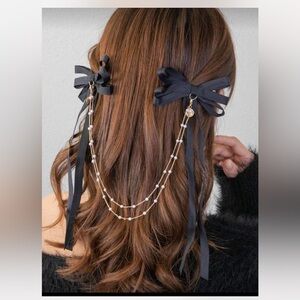 Elegant Black Ribbon Hair Accessory with Gold Chain